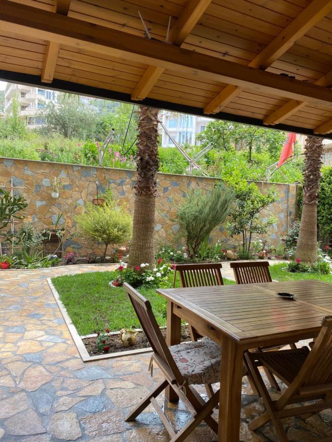 Guest Room Angolo Toscano Vlorë エクステリア 写真