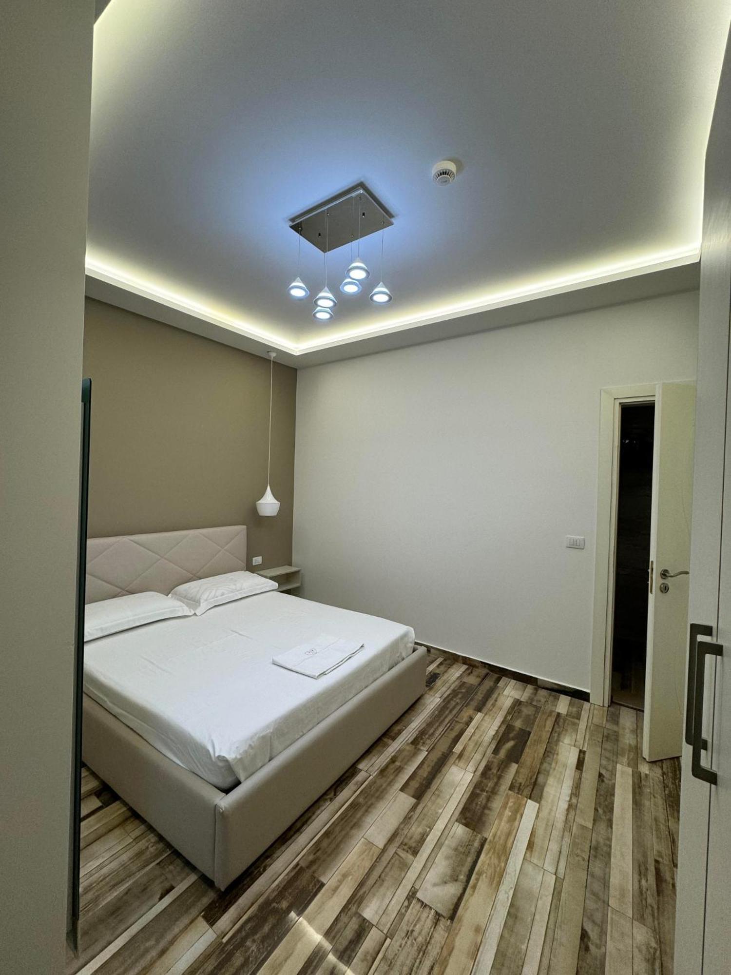 Guest Room Angolo Toscano Vlorë エクステリア 写真