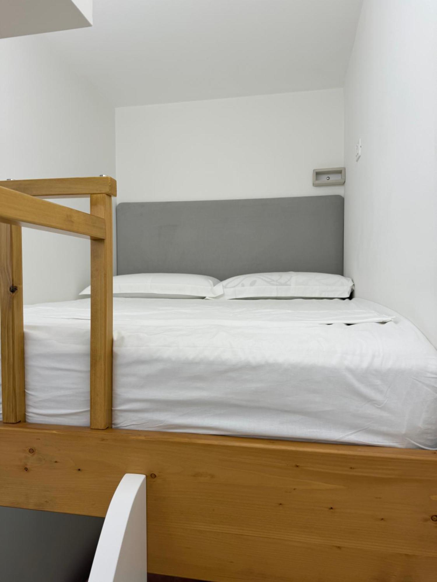 Guest Room Angolo Toscano Vlorë エクステリア 写真